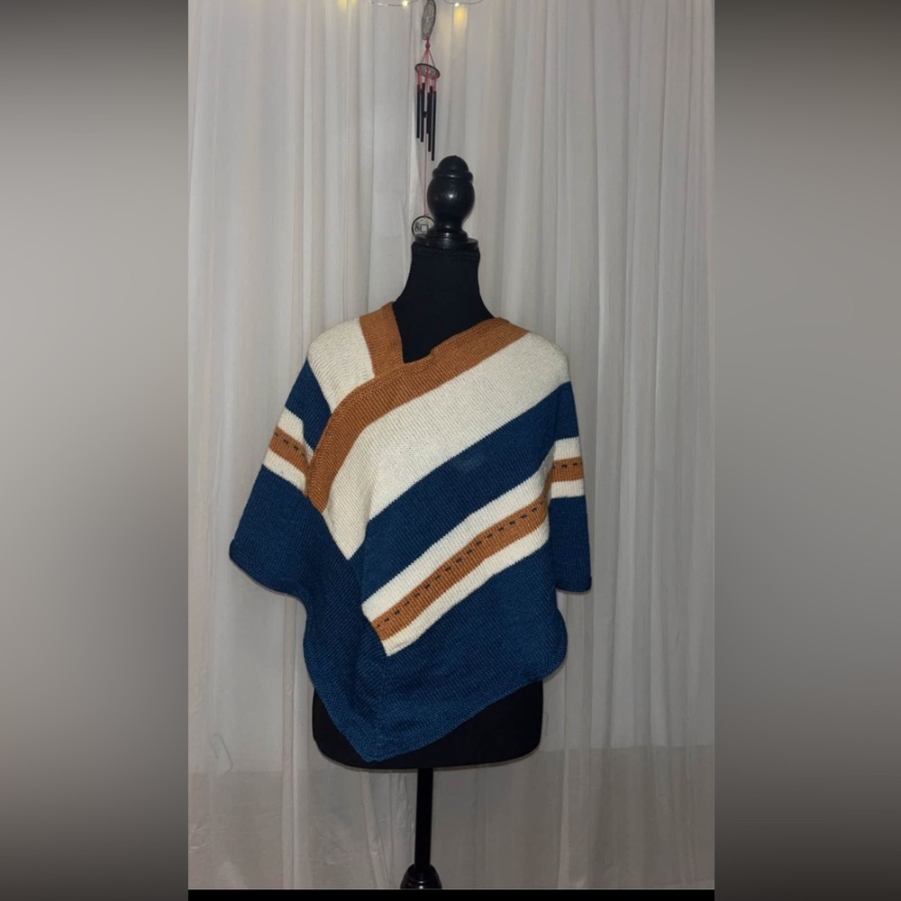 ColorWork Poncho by Nellies Knits NL 70% Merino Wool 30% Silk